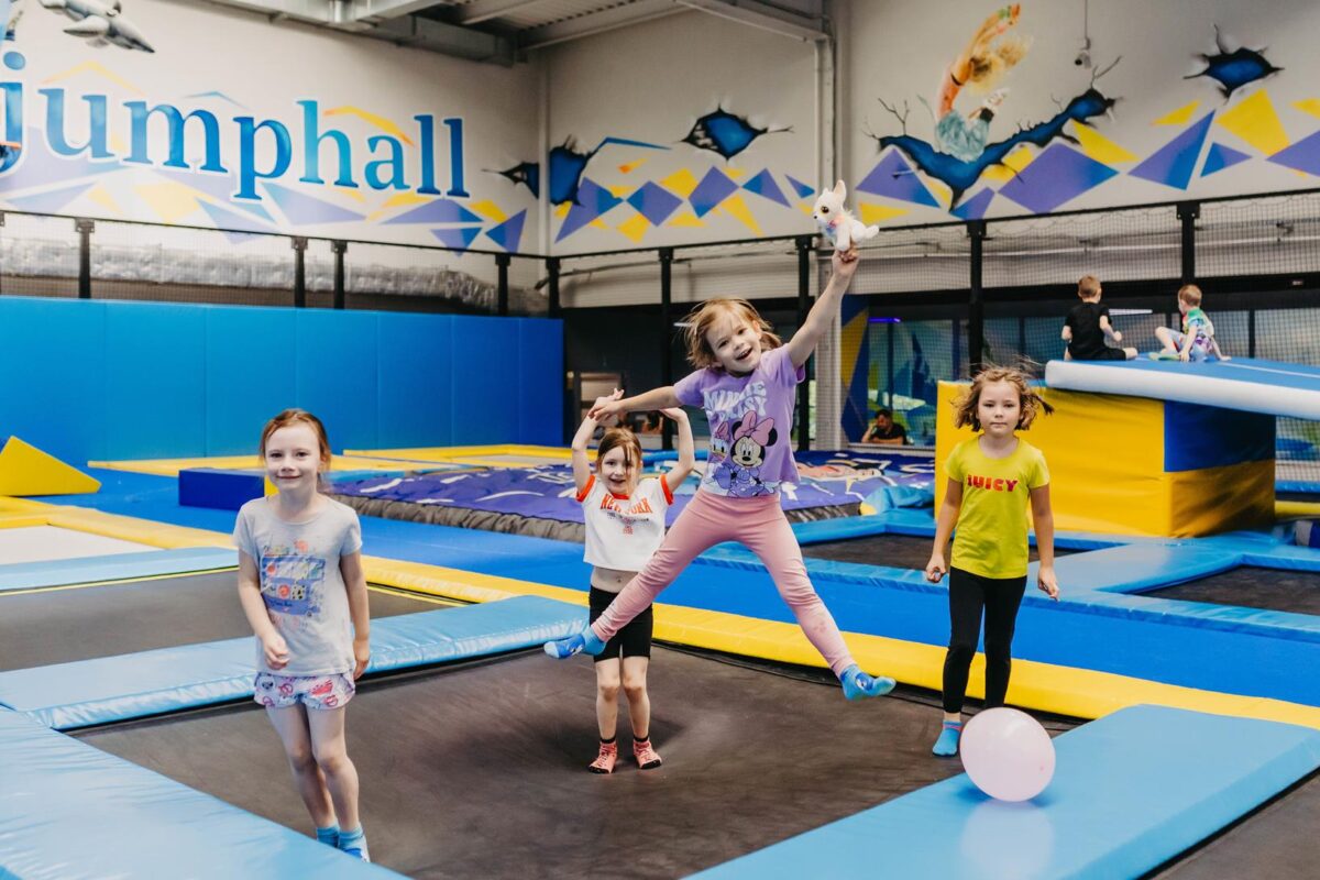 Czy skakanie na trampolinie jest zdrowe dla dzieci?