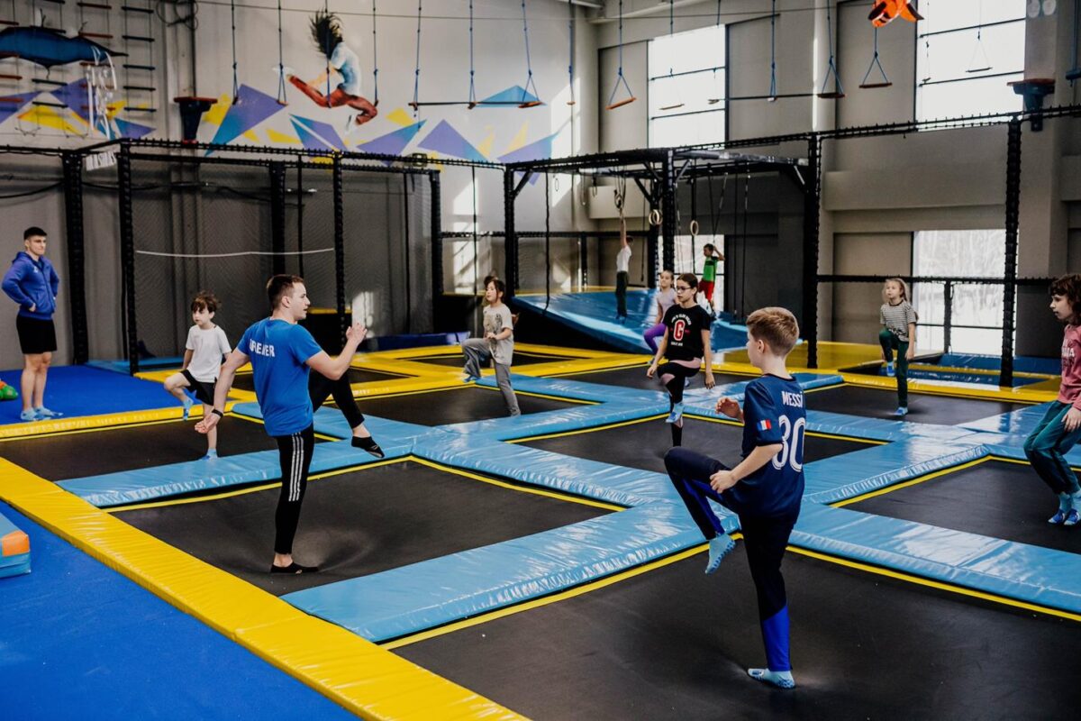 Trampoliny w codziennym treningu – kreatywne sposoby na trening z wykorzystaniem trampoliny