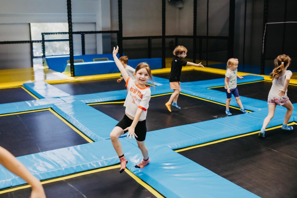 Jump Hall to wspaniałe miejsce, w którym wskoczysz do zupełnie innego wymiaru